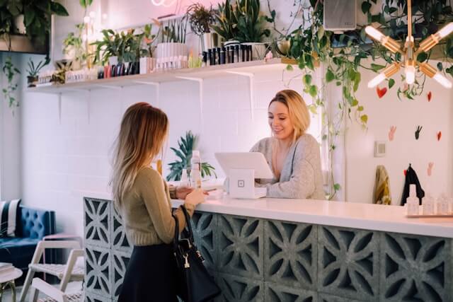 Training Basic Attitude for Receptionist